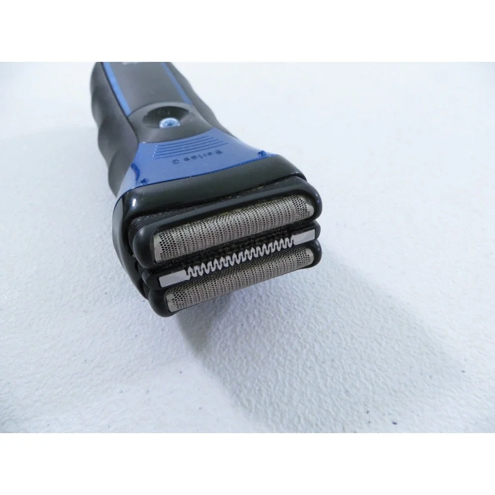 Philips Norelco Series 5000 Wet Dry Cordless Rechargeable Electric Shaver Razor‎